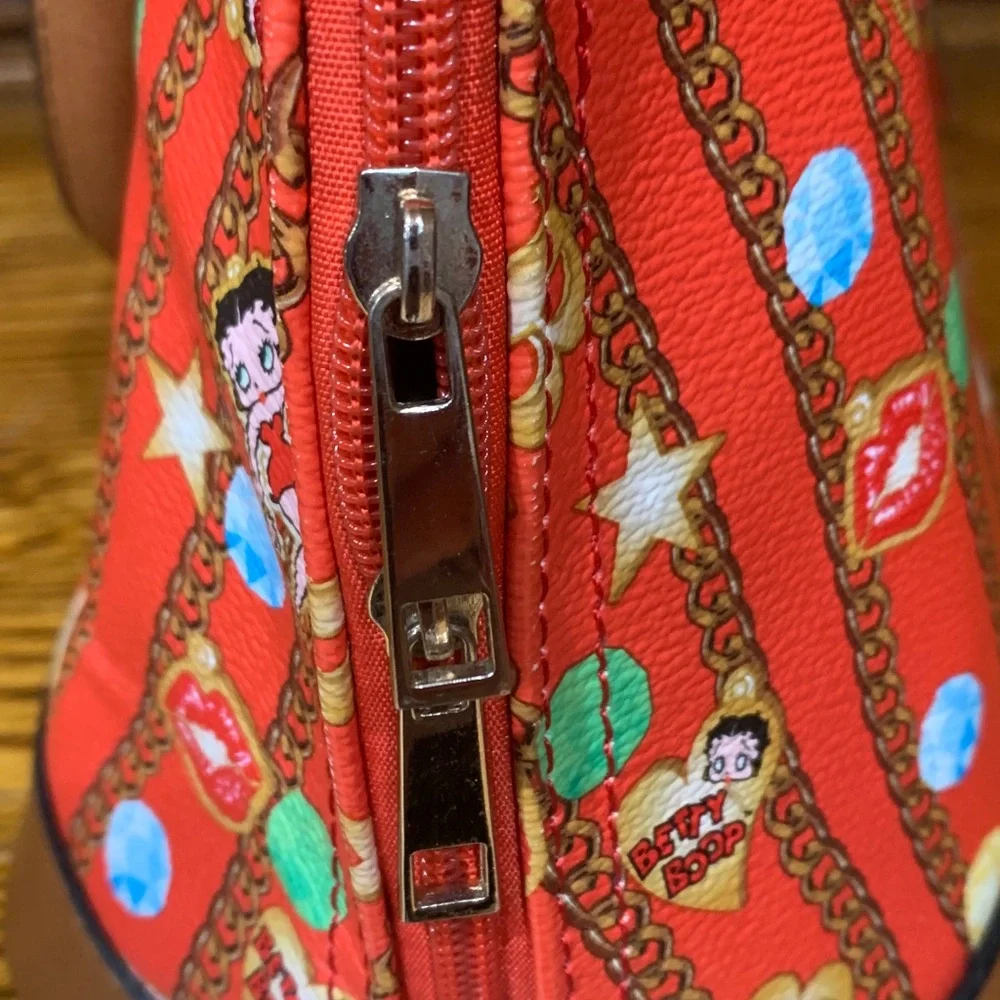 Betty Boop red print pattern purse - Picture 3 of 7